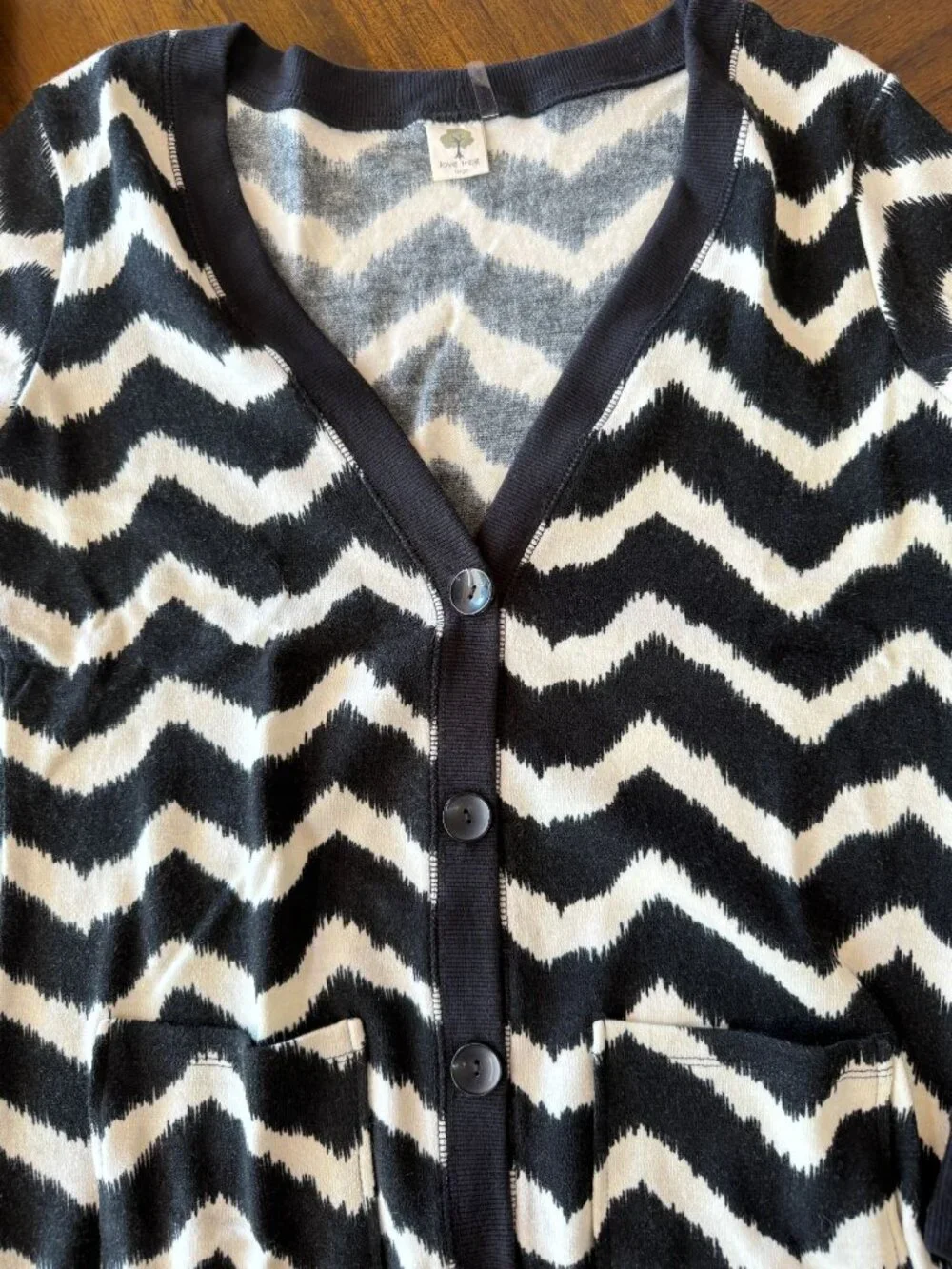 Black & White Chevron Button-Up Cardigan Sweater By Love Tree Size Large